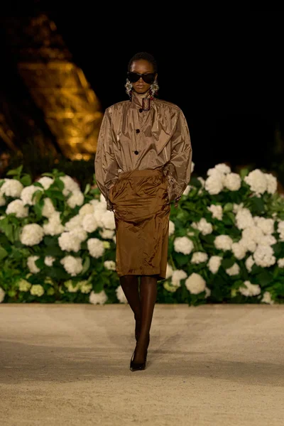 Look 25